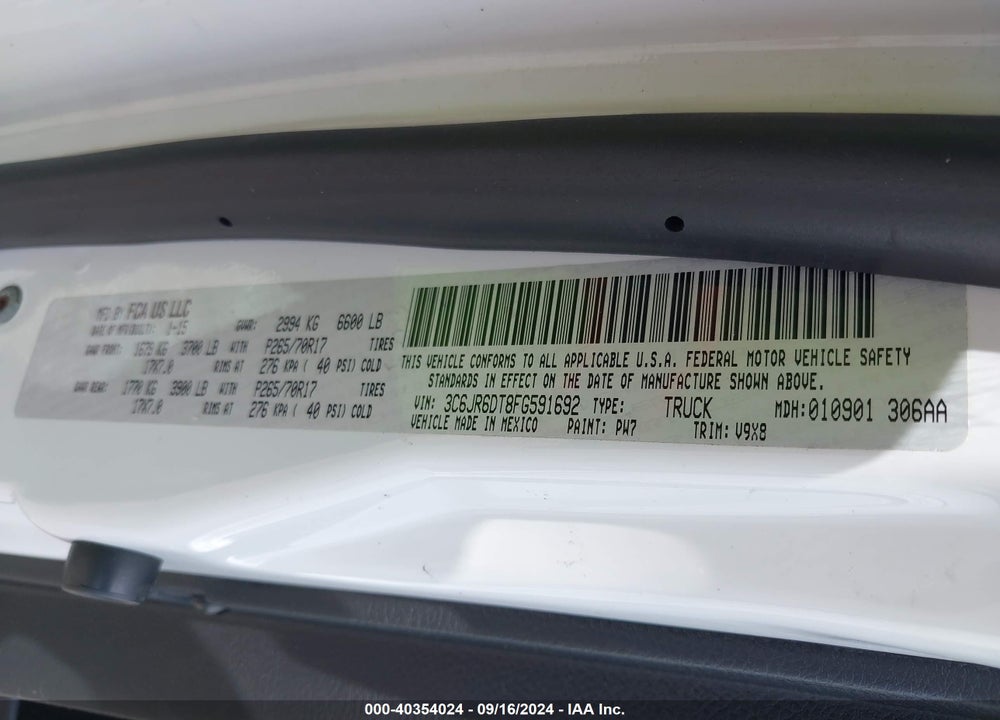 2015 RAM 1500 VIN: 3C6JR6DT8FG591692