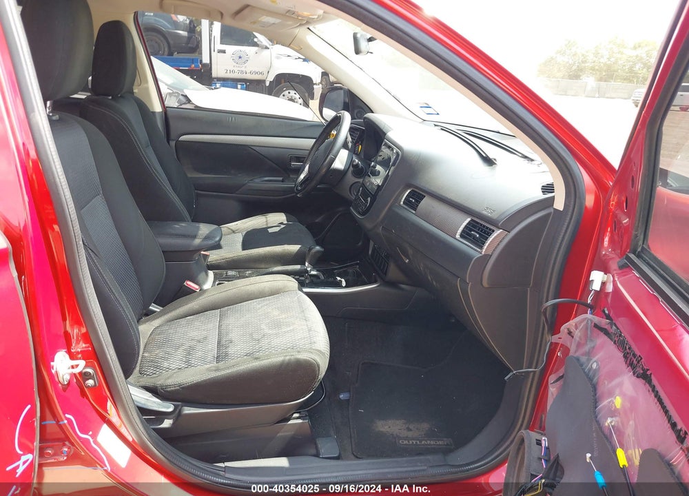 2018 MITSUBISHI OUTLANDER SE VIN: JA4AD3A3XJZ051709
