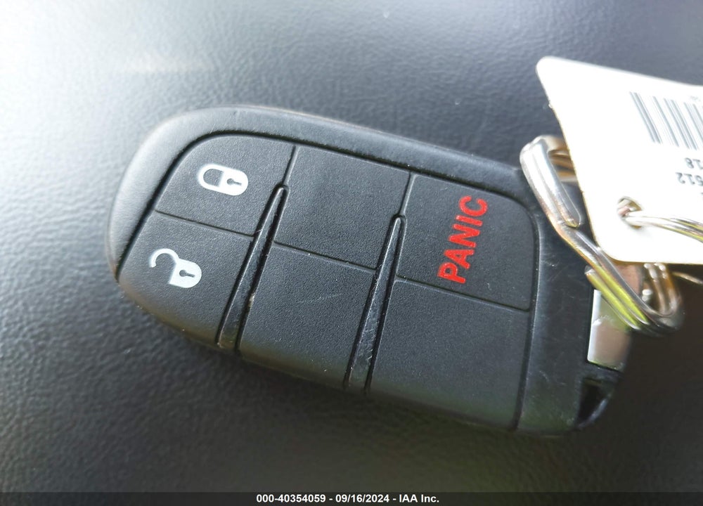 2015 JEEP GRAND CHEROKEE LAREDO VIN: 1C4RJFAG1FC660638