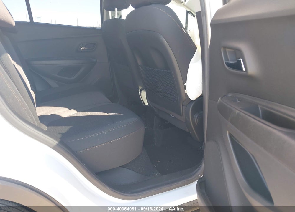 2021 CHEVROLET TRAX AWD LS VIN: KL7CJNSB6MB333896