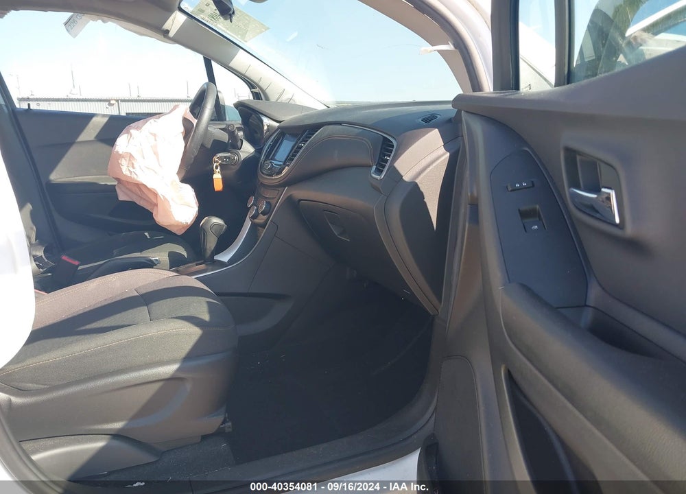 2021 CHEVROLET TRAX AWD LS VIN: KL7CJNSB6MB333896