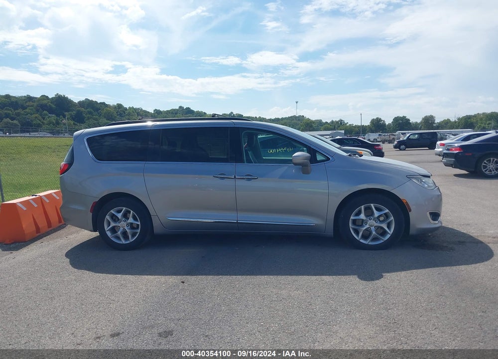 2017 CHRYSLER PACIFICA TOURING L VIN: 2C4RC1BG4HR826799