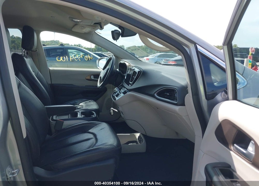2017 CHRYSLER PACIFICA TOURING L VIN: 2C4RC1BG4HR826799
