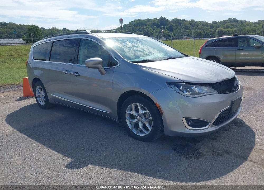 2017 CHRYSLER PACIFICA TOURING L VIN: 2C4RC1BG4HR826799