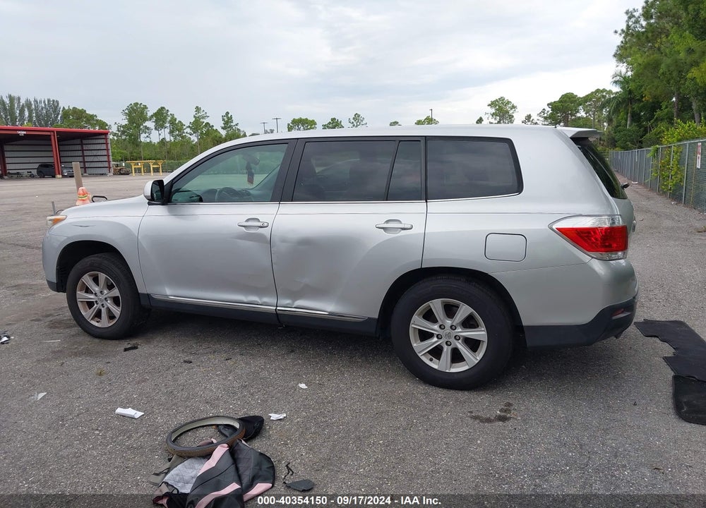 2013 TOYOTA HIGHLANDER VIN: 5TDZA3EH3DS038605