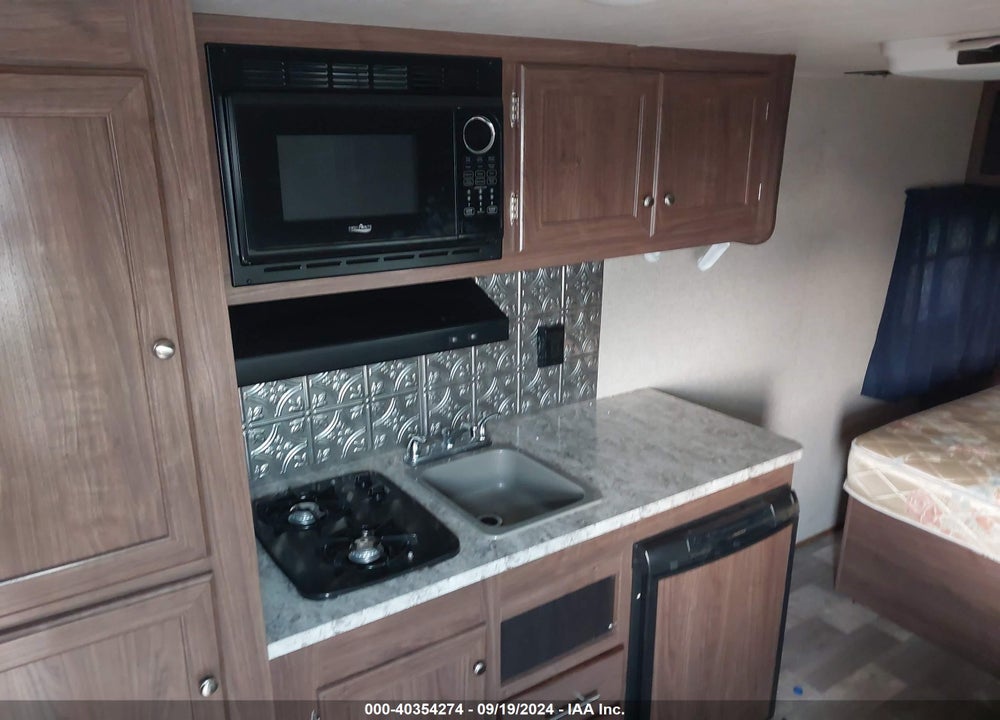 2018 PIONEER TRAVEL TRLR VIN: 5SFPB2214JE361050