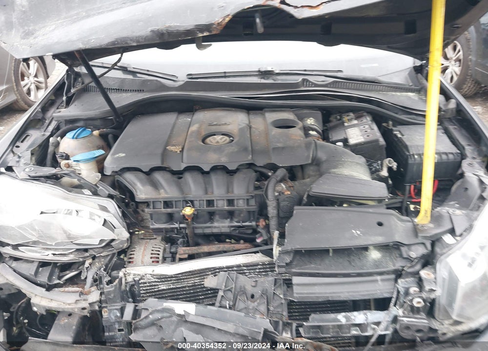 2014 VOLKSWAGEN JETTA SPORTWAGEN 2.5L SE VIN: 3VWPP7AJ4EM605165