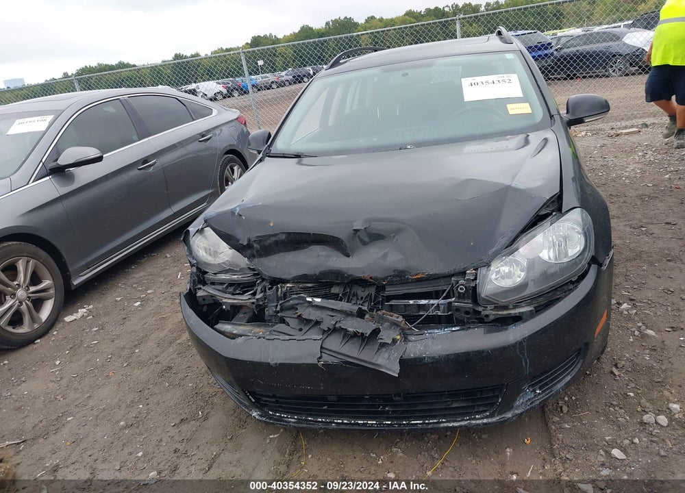 2014 VOLKSWAGEN JETTA SPORTWAGEN 2.5L SE VIN: 3VWPP7AJ4EM605165