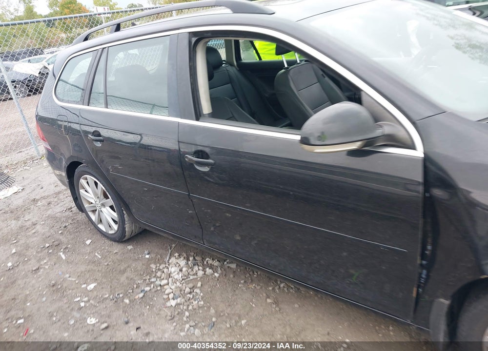 2014 VOLKSWAGEN JETTA SPORTWAGEN 2.5L SE VIN: 3VWPP7AJ4EM605165