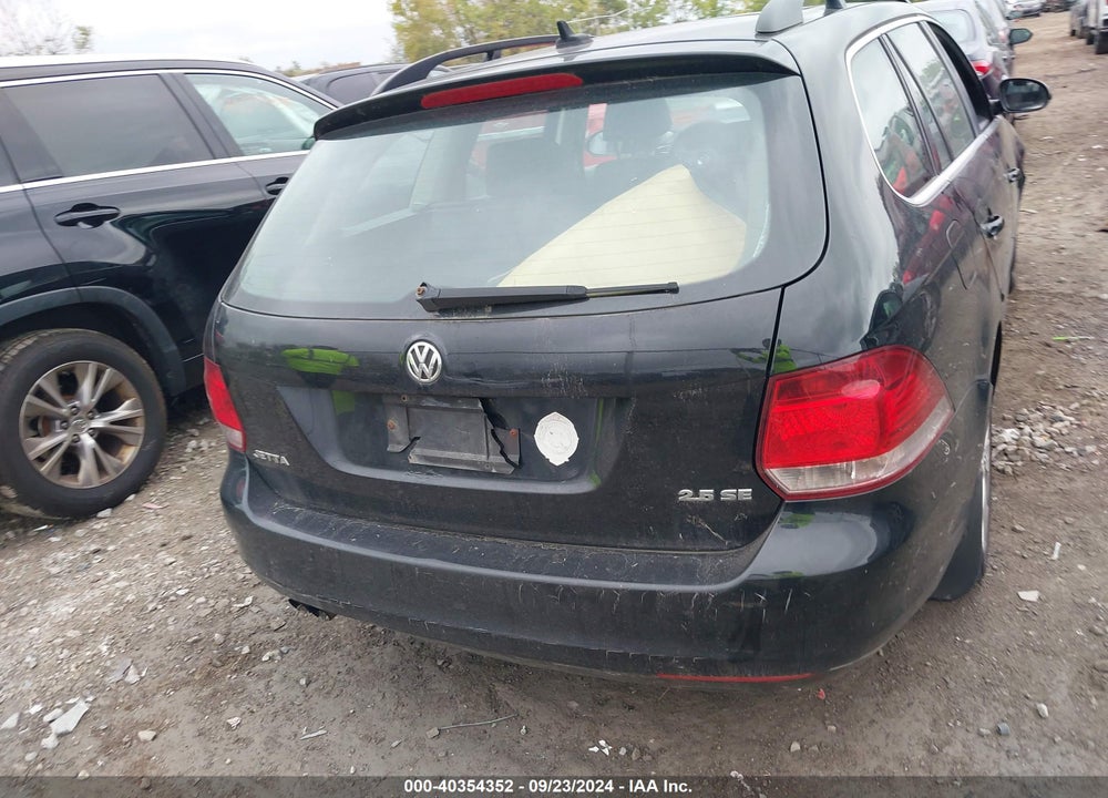 2014 VOLKSWAGEN JETTA SPORTWAGEN 2.5L SE VIN: 3VWPP7AJ4EM605165