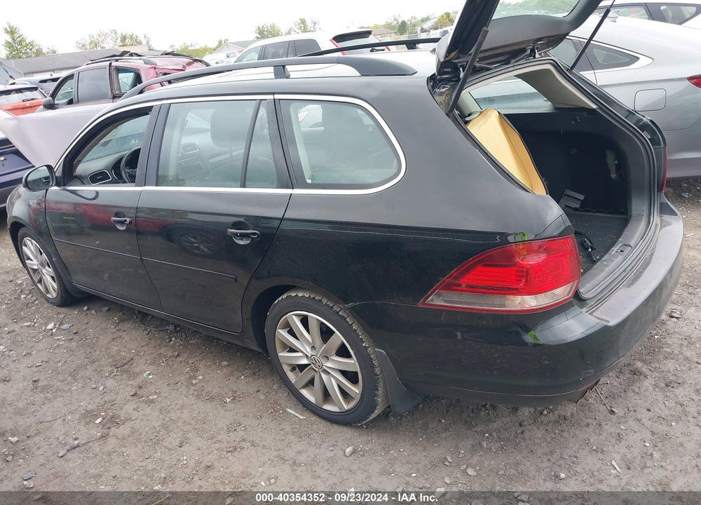 2014 VOLKSWAGEN JETTA SPORTWAGEN 2.5L SE VIN: 3VWPP7AJ4EM605165