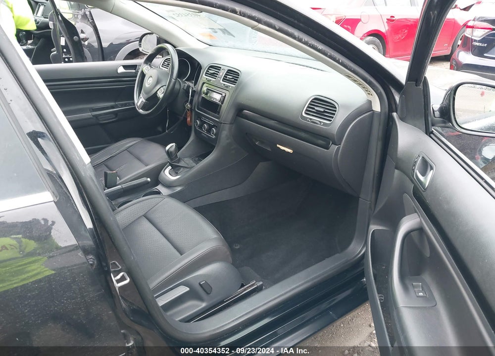 2014 VOLKSWAGEN JETTA SPORTWAGEN 2.5L SE VIN: 3VWPP7AJ4EM605165