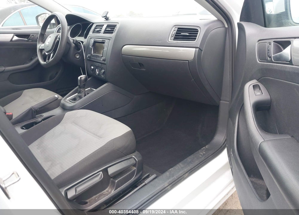 2017 VOLKSWAGEN JETTA 1.4T S VIN: 3VW2B7AJ3HM379813