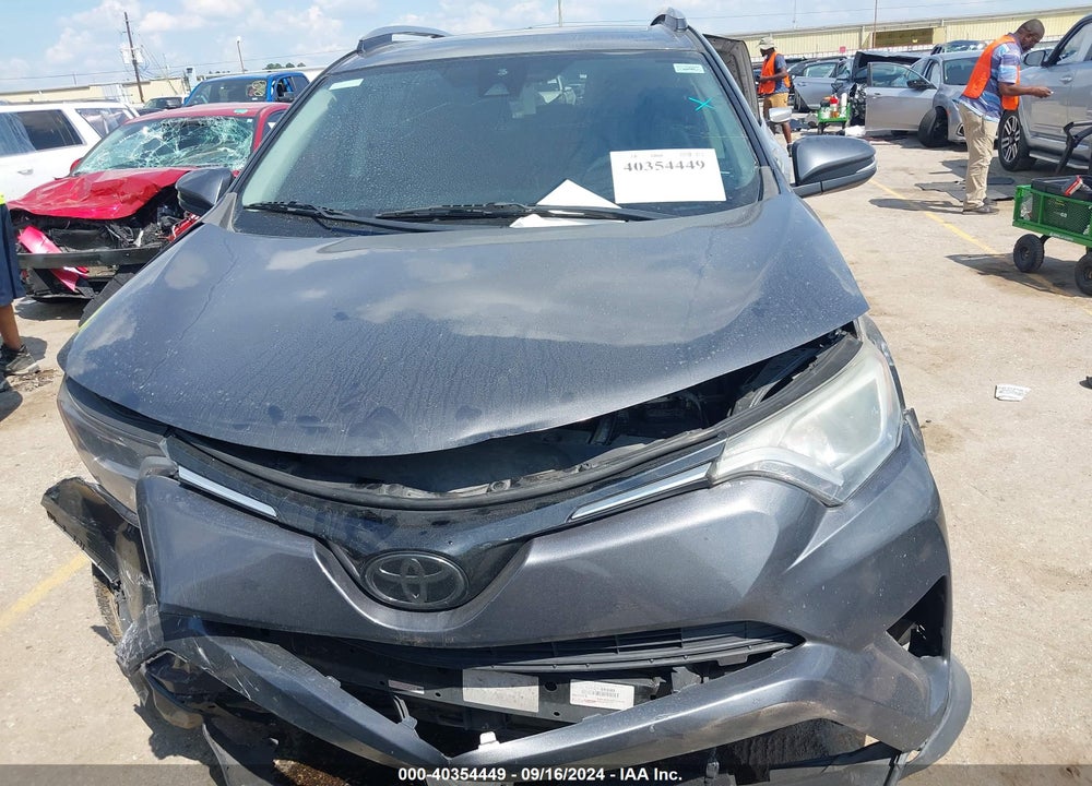 2018 TOYOTA RAV4 XLE VIN: 2T3WFREV5JW507961
