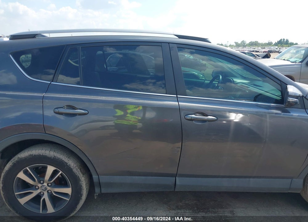 2018 TOYOTA RAV4 XLE VIN: 2T3WFREV5JW507961