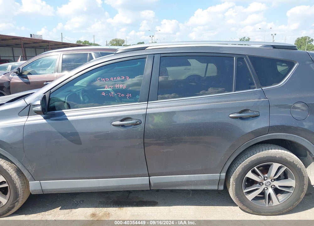 2018 TOYOTA RAV4 XLE VIN: 2T3WFREV5JW507961