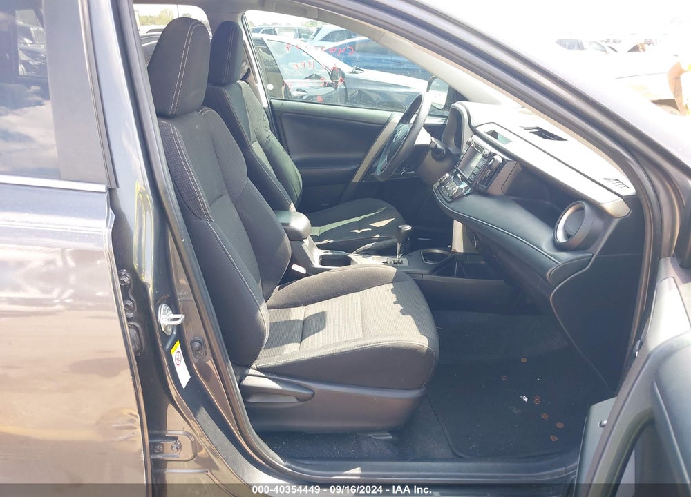 2018 TOYOTA RAV4 XLE VIN: 2T3WFREV5JW507961