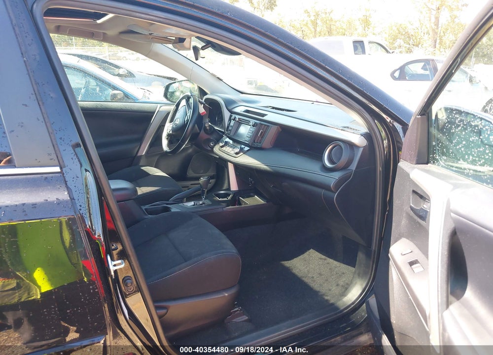 2017 TOYOTA RAV4 XLE VIN: 2T3RFREV9HW628287