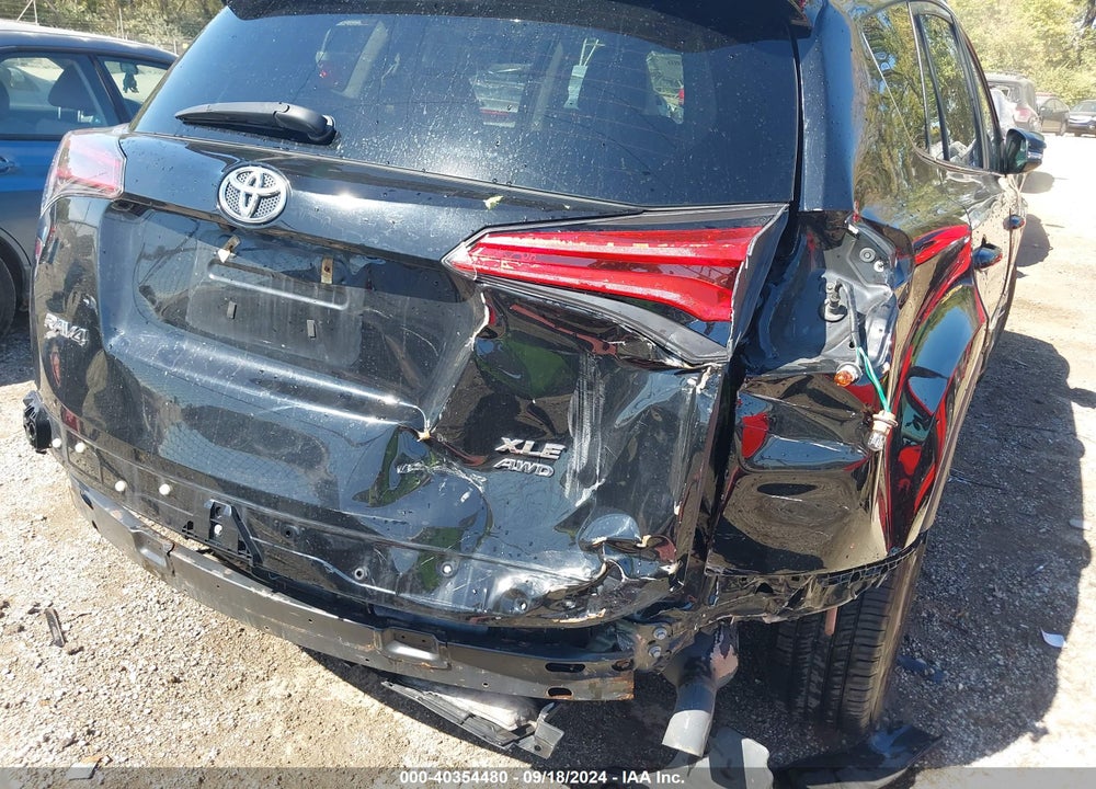 2017 TOYOTA RAV4 XLE VIN: 2T3RFREV9HW628287