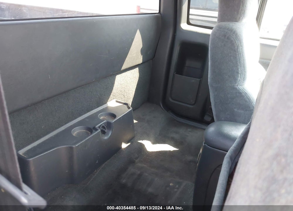 2000 CHEVROLET S-10 LS VIN: 1GCCS19W1Y8174550