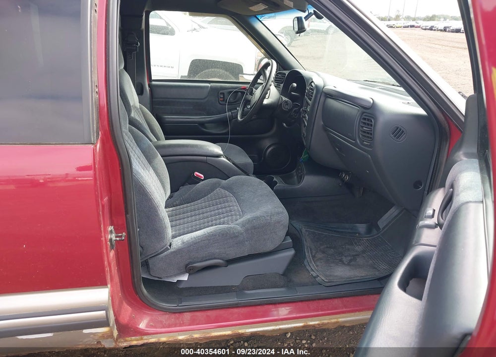 1999 CHEVROLET S-10 LS VIN: 1GCCT19X1X8196357