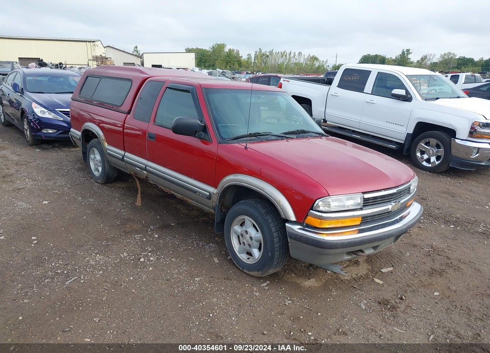 1999 CHEVROLET S-10 LS VIN: 1GCCT19X1X8196357