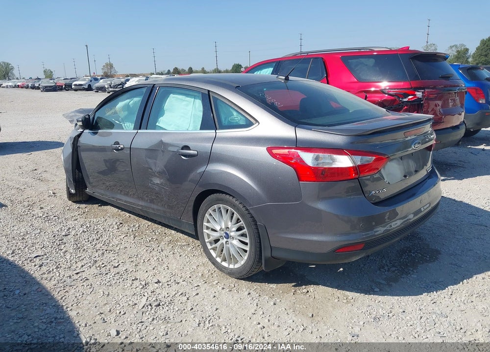 2014 FORD FOCUS TITANIUM VIN: 1FADP3J23EL339801