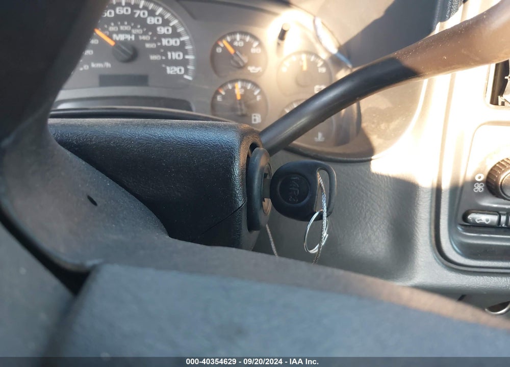 2004 CHEVROLET SILVERADO 1500 LS VIN: 2GCEK19T341177929