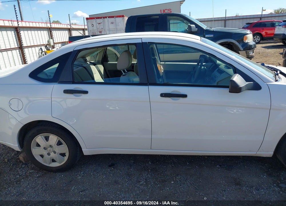 2008 FORD FOCUS S VIN: 1FAHP34N98W134025