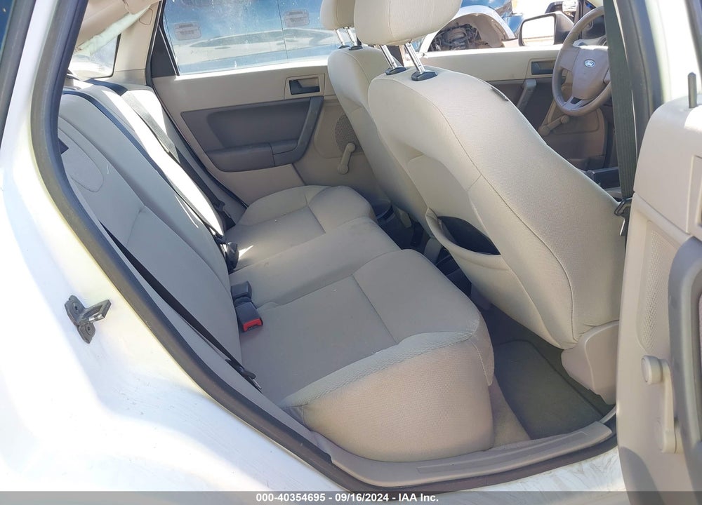 2008 FORD FOCUS S VIN: 1FAHP34N98W134025