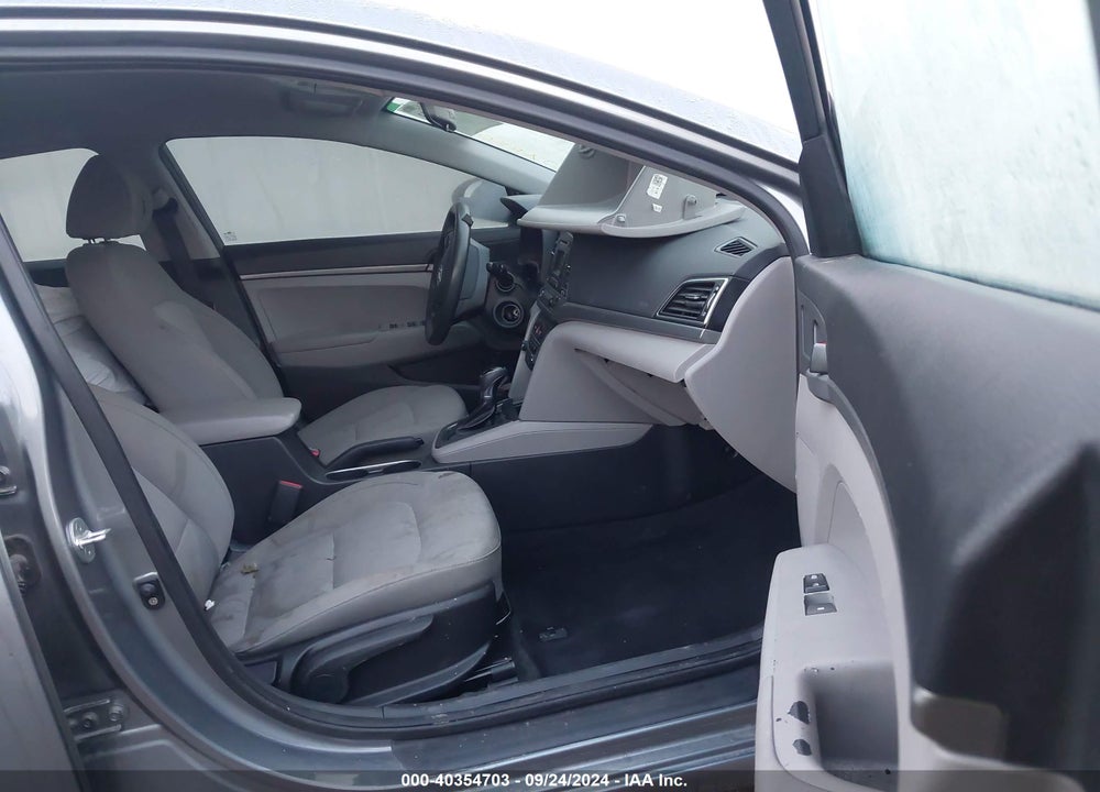 2017 HYUNDAI ELANTRA SE VIN: KMHD74LF1HU383547