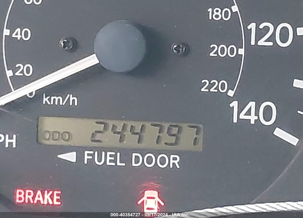 2001 TOYOTA CAMRY LE VIN: 4T1BG28K61U856429