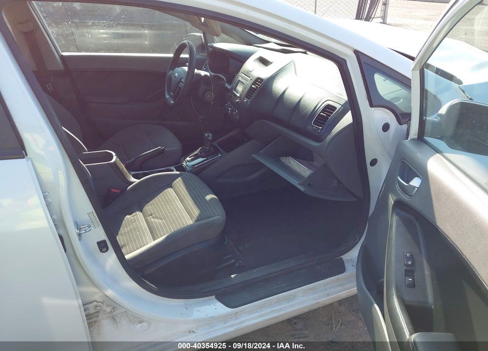 2017 KIA FORTE LX VIN: 3KPFL4A70HE014066