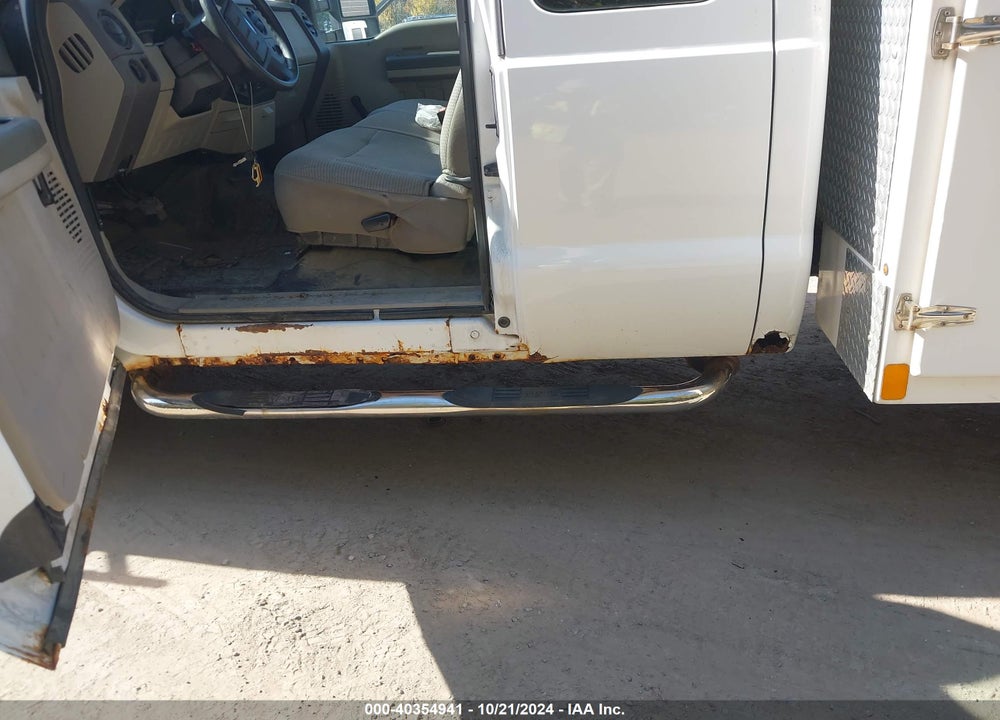 2008 FORD F-350 CHASSIS LARIAT/XL/XLT VIN: 1FDWX37Y28ED12477