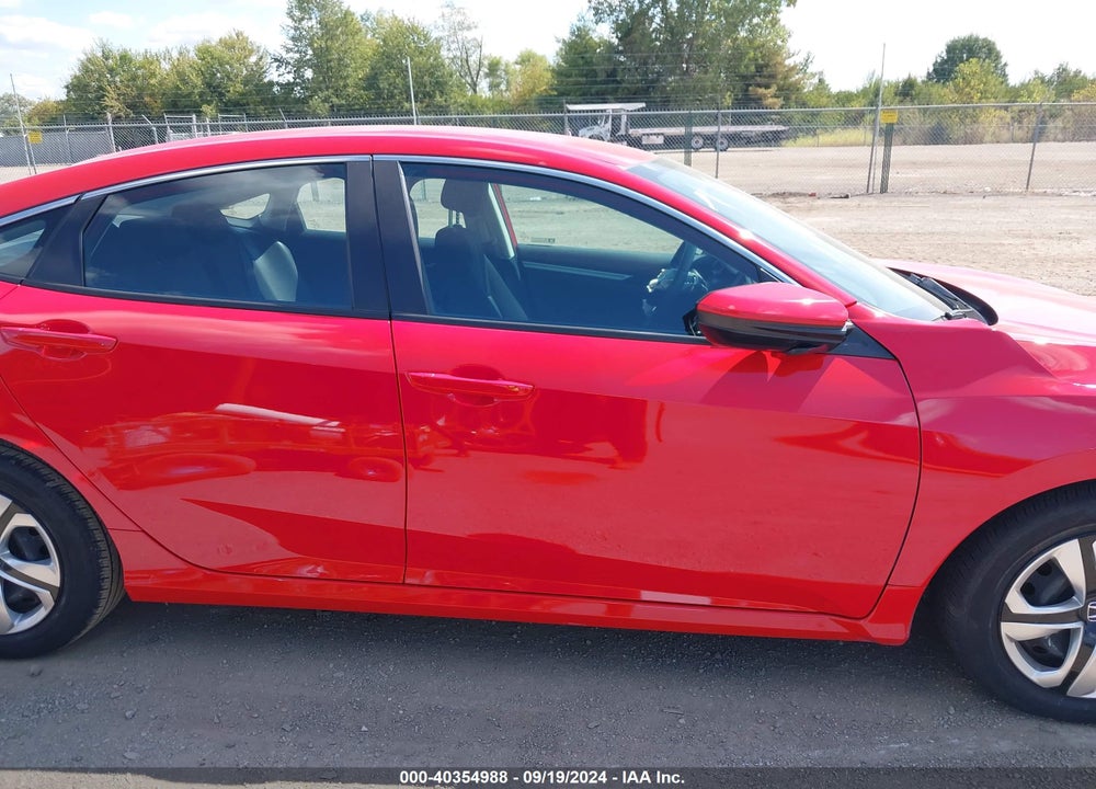 2018 HONDA CIVIC LX VIN: 2HGFC2F52JH558639
