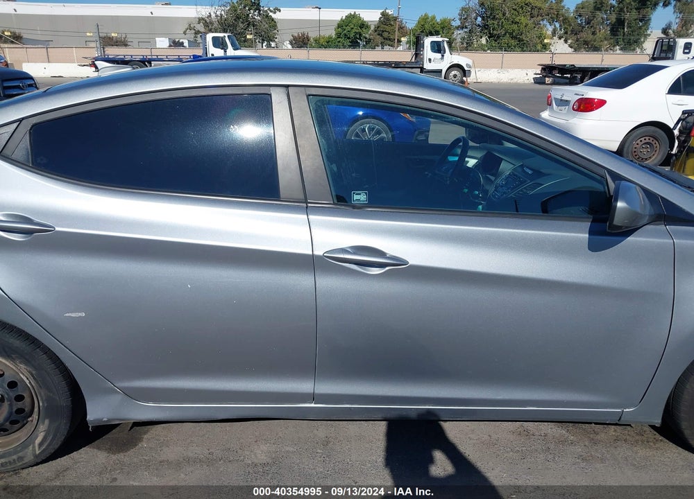 2016 HYUNDAI ELANTRA SE VIN: 5NPDH4AE9GH743085