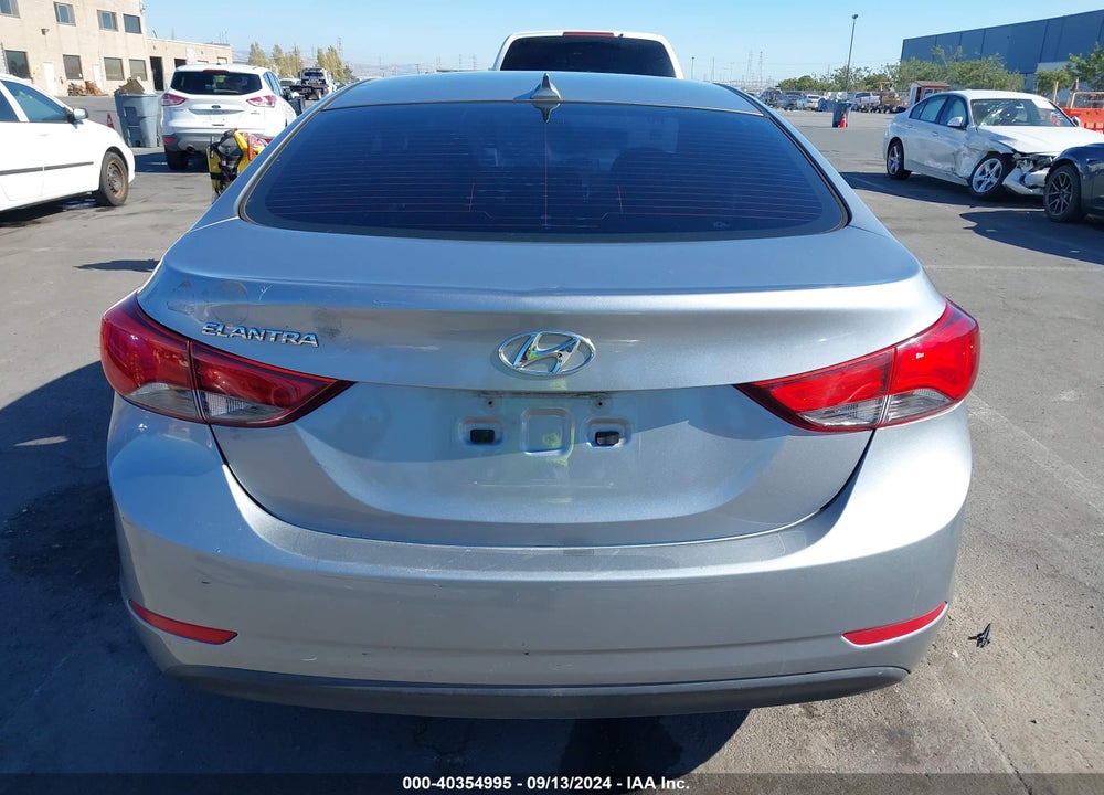 2016 HYUNDAI ELANTRA SE VIN: 5NPDH4AE9GH743085