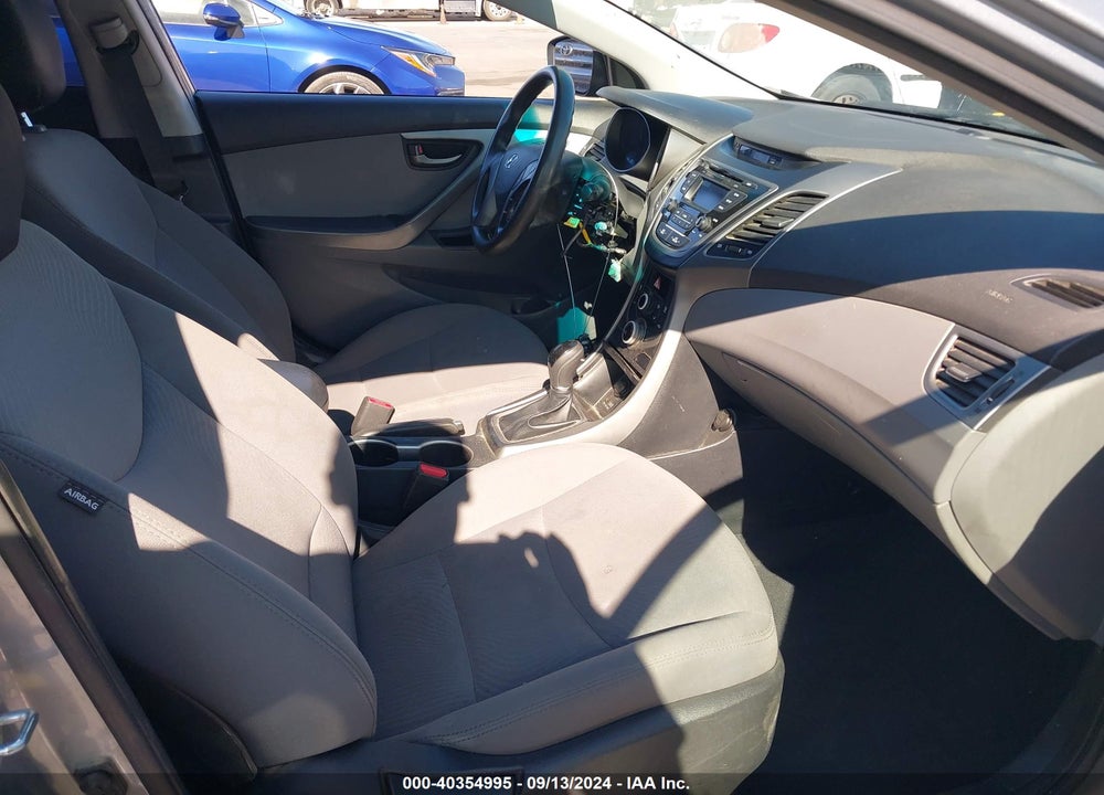 2016 HYUNDAI ELANTRA SE VIN: 5NPDH4AE9GH743085