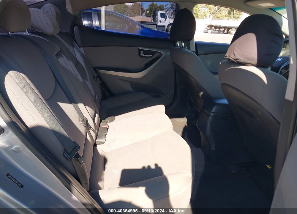 2016 HYUNDAI ELANTRA SE VIN: 5NPDH4AE9GH743085