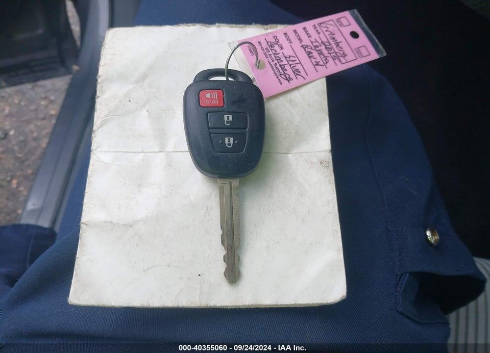 2015 TOYOTA RAV4 XLE VIN: 2T3WFREV7FW208415