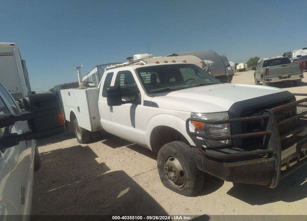2014 FORD F-350 CHASSIS XL VIN: 1FD8X3H60EEB47692