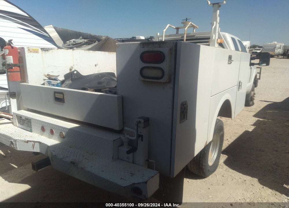 2014 FORD F-350 CHASSIS XL VIN: 1FD8X3H60EEB47692