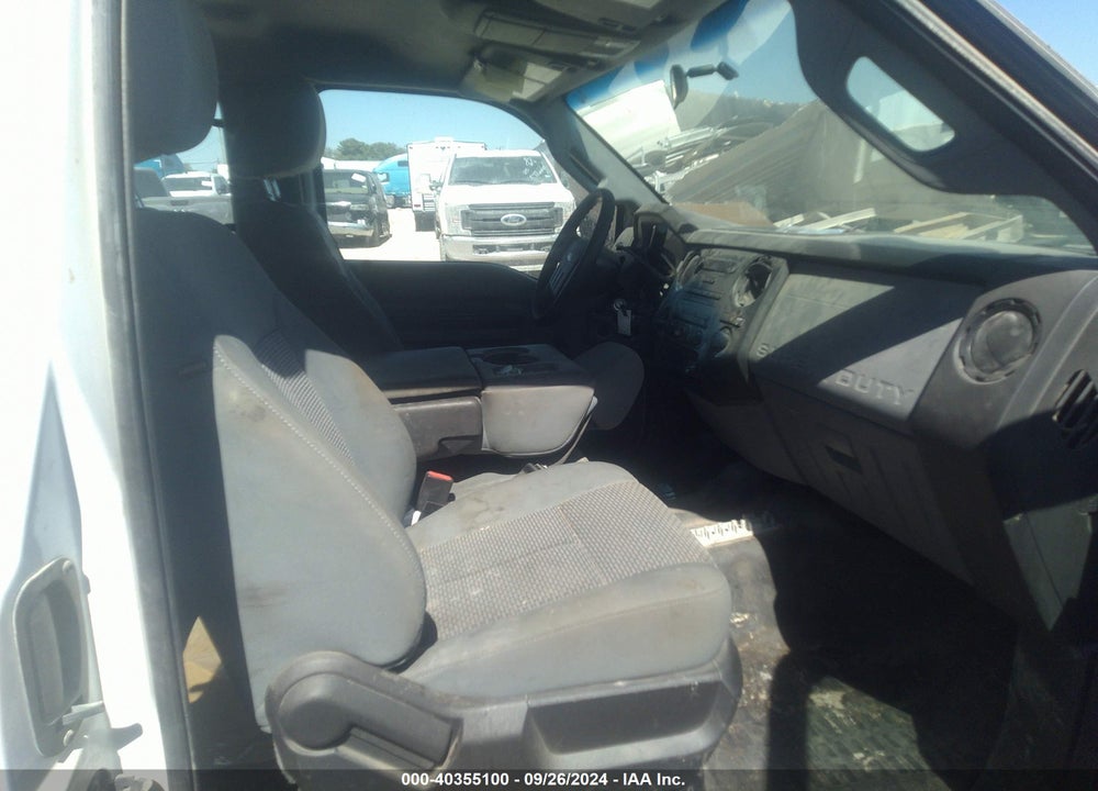 2014 FORD F-350 CHASSIS XL VIN: 1FD8X3H60EEB47692
