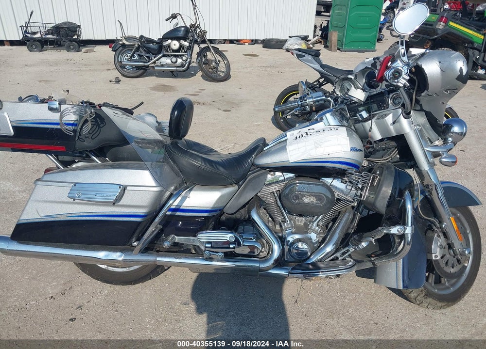 2009 HARLEY-DAVIDSON FLHTCUSE4 VIN: 1HD1PR8129Y957566