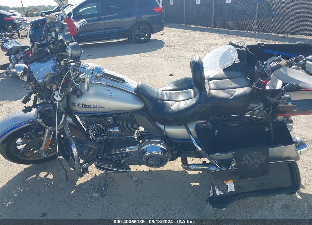 2009 HARLEY-DAVIDSON FLHTCUSE4 VIN: 1HD1PR8129Y957566