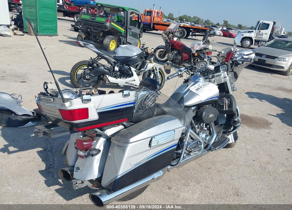 2009 HARLEY-DAVIDSON FLHTCUSE4 VIN: 1HD1PR8129Y957566