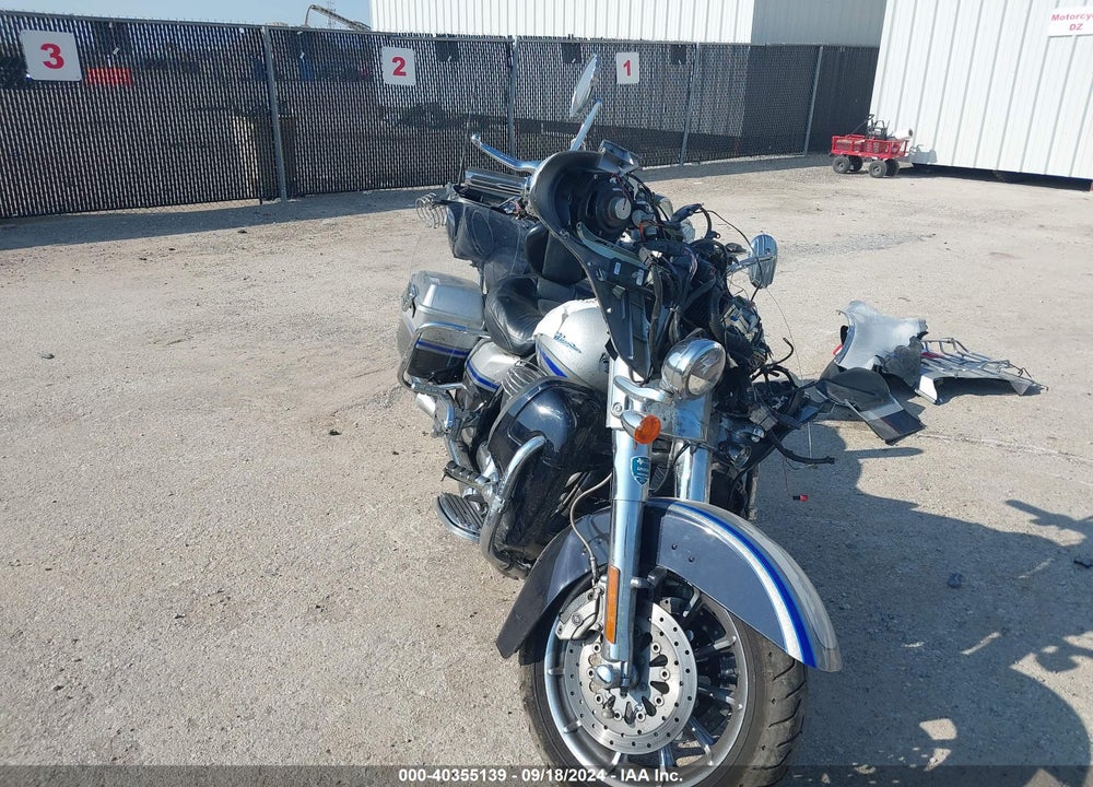 2009 HARLEY-DAVIDSON FLHTCUSE4 VIN: 1HD1PR8129Y957566