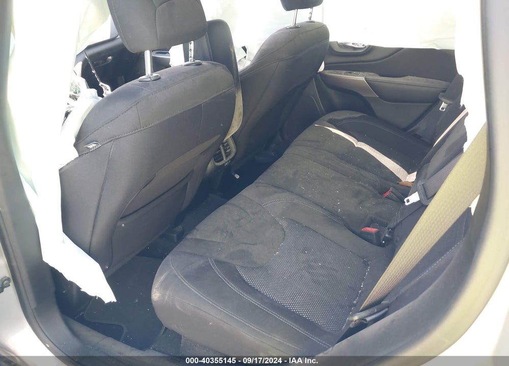 2019 JEEP CHEROKEE LATITUDE FWD VIN: 1C4PJLCX0KD221681