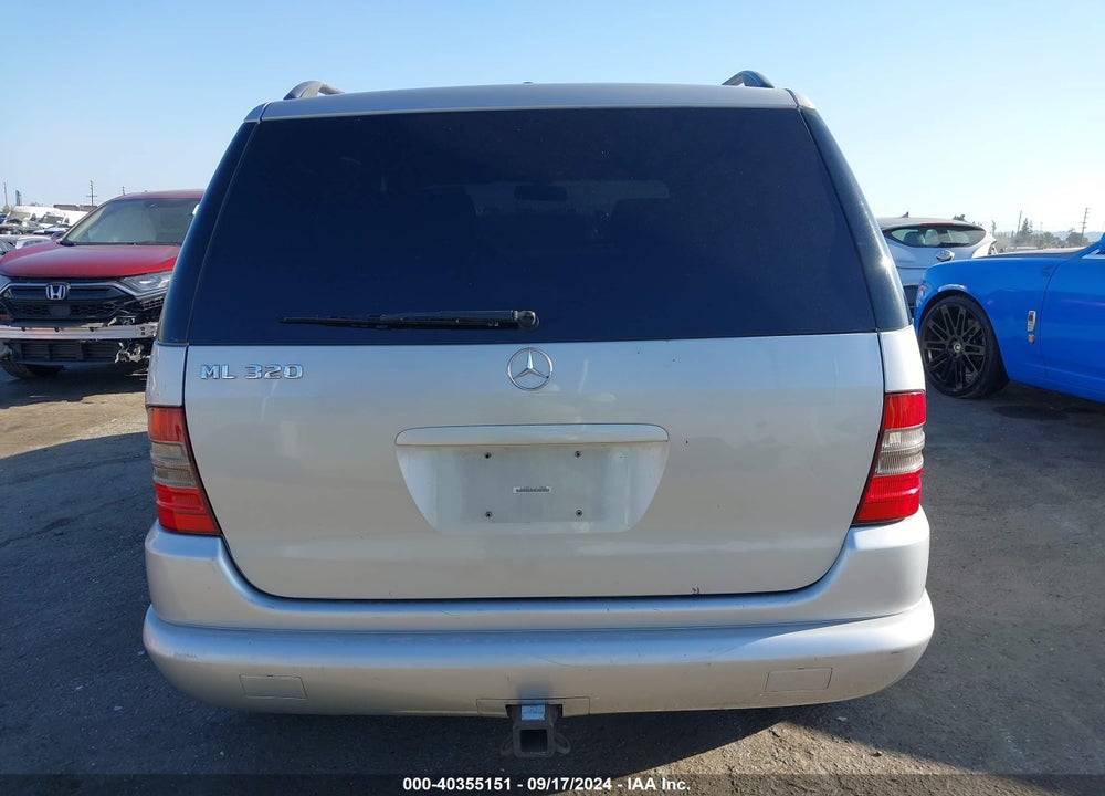 2000 MERCEDES-BENZ ML 320 VIN: 4JGAB54EXYA155089