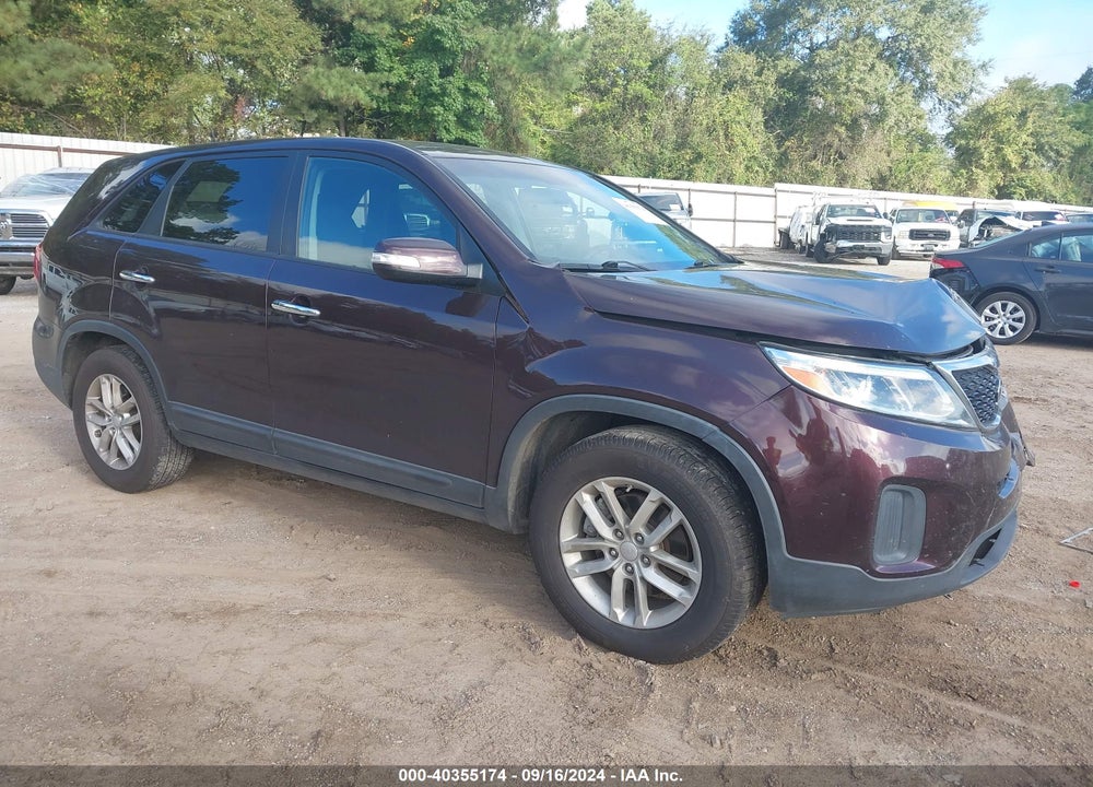 2015 KIA SORENTO LX VIN: 5XYKT3A63FG613995